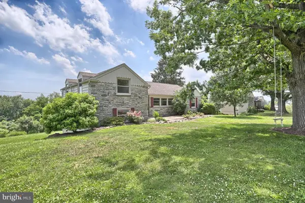 260 Blossom Hill Dr, LANCASTER, PA 17601