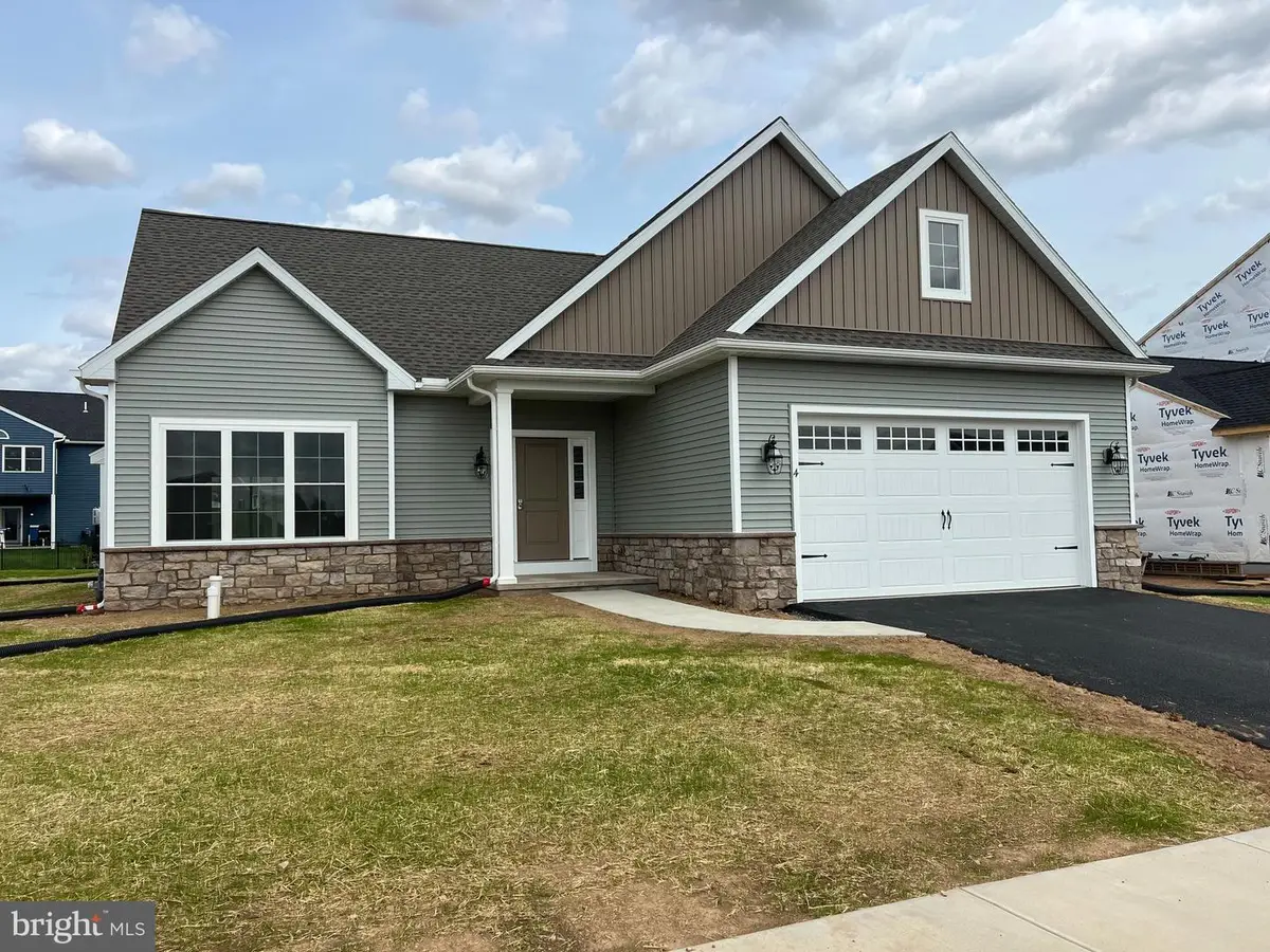 123 N. West View Dr, Elizabethtown, PA 17022 - Image #1