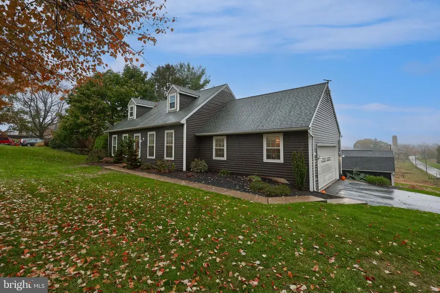 158 Valley View Dr, Ephrata, PA 17522 - Image #3