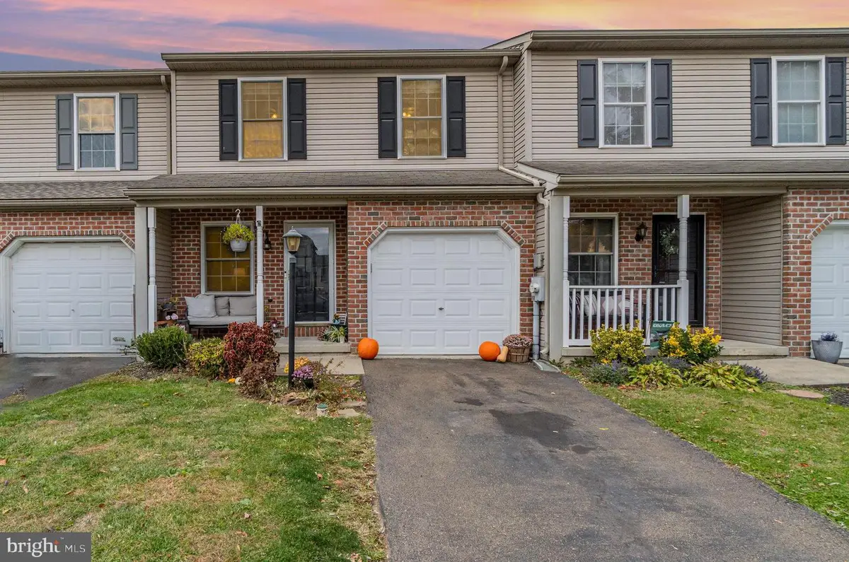 261 Meadow Ln, Quarryville, PA 17566 - Image #1
