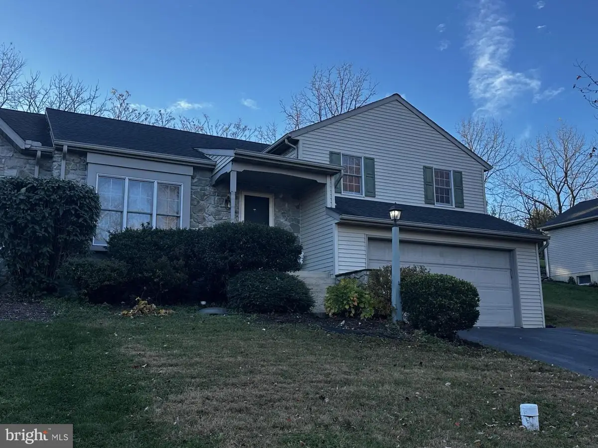 23 Wade Dr, Lititz, PA 17543 - Image #1