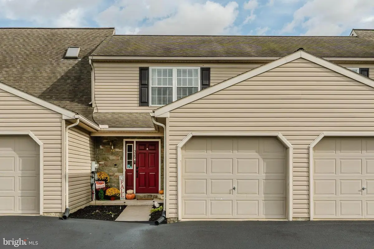 325 Deerfield Dr, Mount Joy, PA 17552 - Image #1