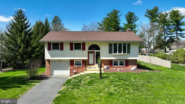 944 Edinburgh Dr, LANCASTER, PA 17601