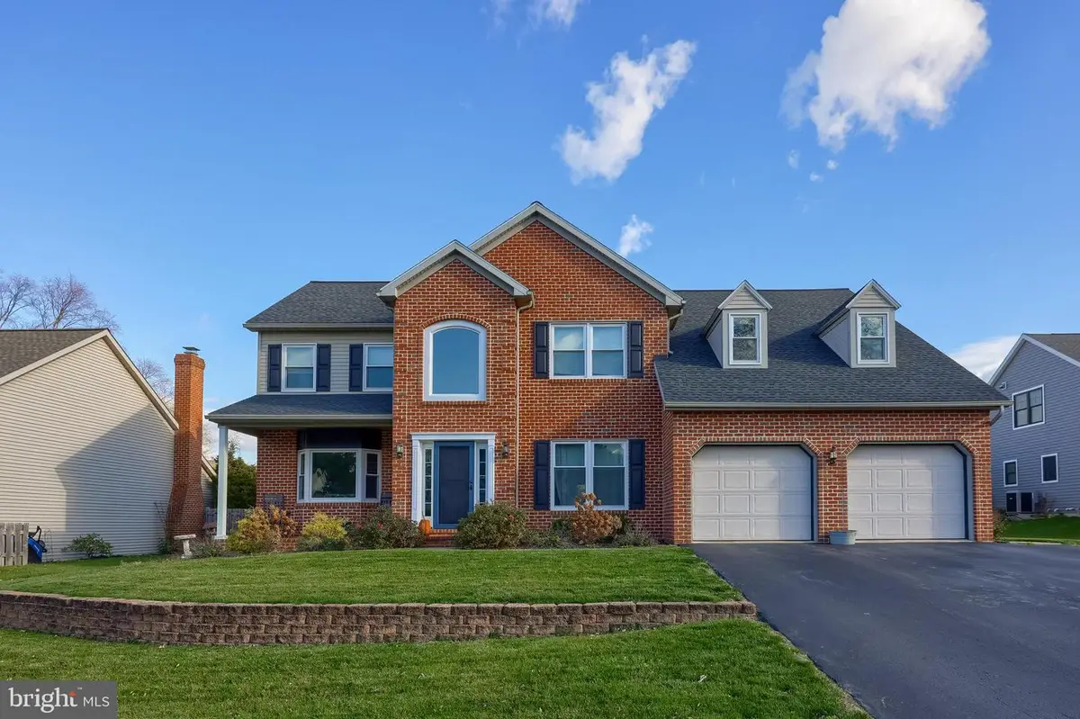 975 Martin Ave, Ephrata, PA 17522 - Image #1