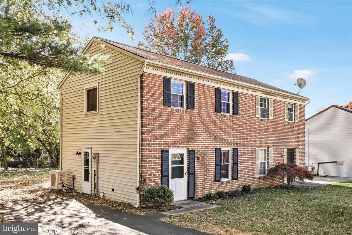 602 Bernhard Ave, Mount Joy, PA 17552 - Image #1