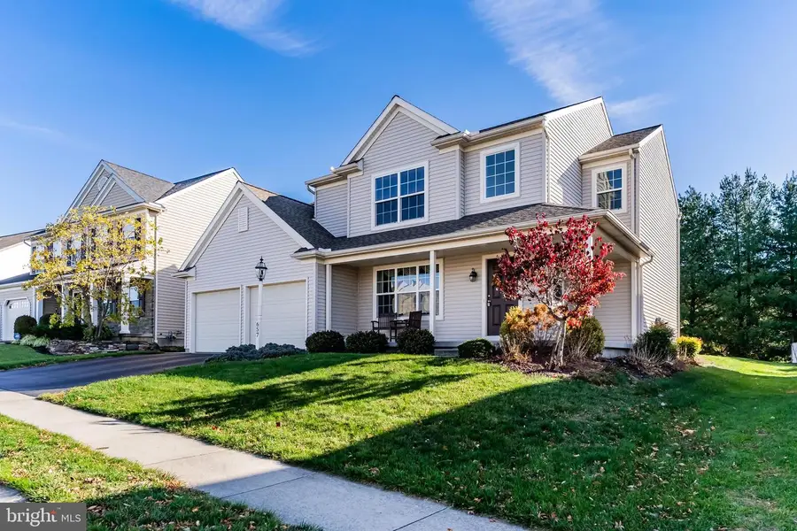 657 Hamaker Rd, Manheim, PA 17545 - Image #2