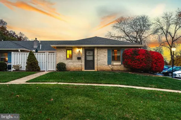 354 Valleybrook Dr, LANCASTER, PA 17601