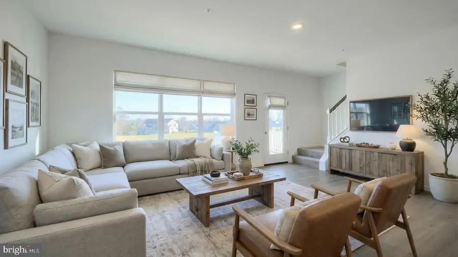 64 N Conifer Dr, Elizabethtown, PA 17022 - Image #3