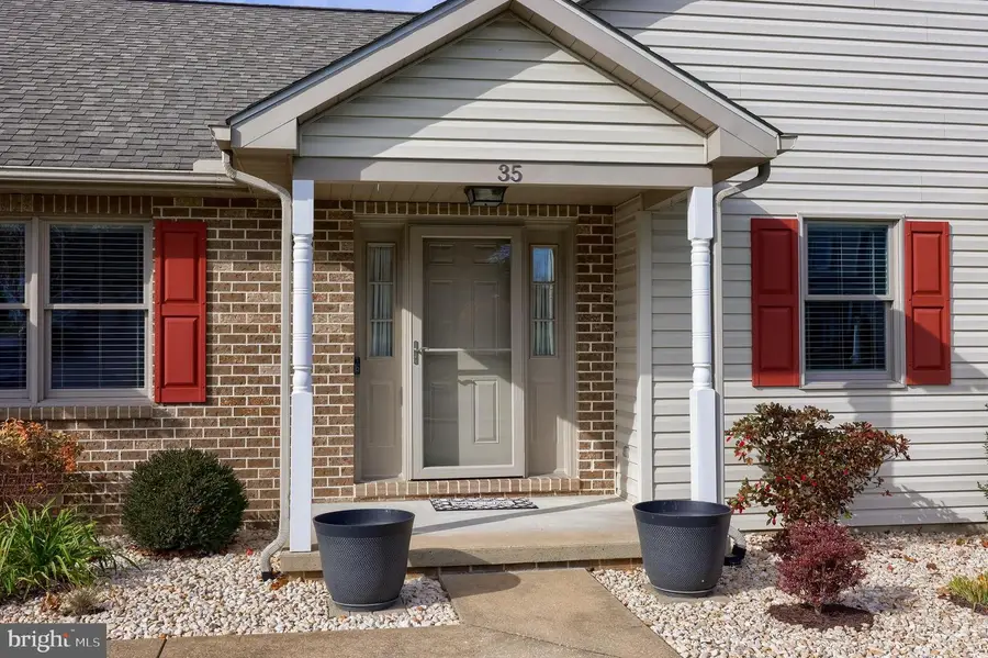 35 Field Ln, Lititz, PA 17543 - Image #2