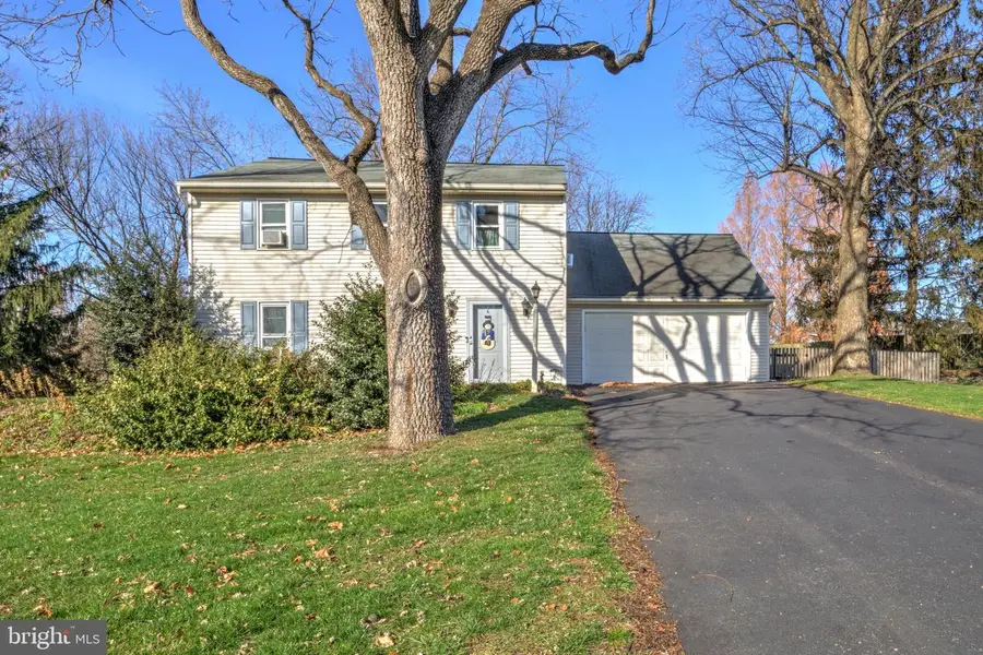 206 Pleasant Hill Dr, Lititz, PA 17543 - Image #2