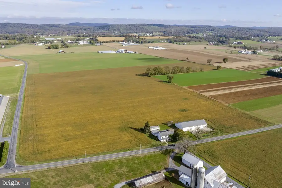 125 Indiantown Rd, Ephrata, PA 17522 - Image #2