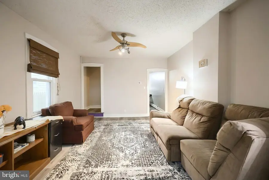 37 W Ferdinand St, Manheim, PA 17545 - Image #2