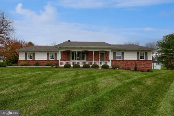10 Carriage Dr, GORDONVILLE, PA 17529