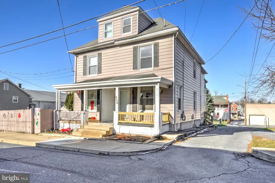 224 Cherry St, Ephrata, PA 17522 - Image #2