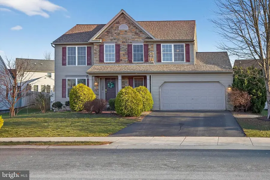 42 Tyler Dr, Ephrata, PA 17522 - Image #2