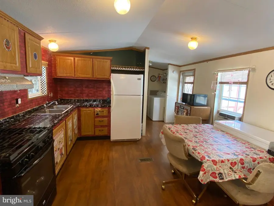 57 Ridgedale Ave, New Providence, PA 17560 - #3