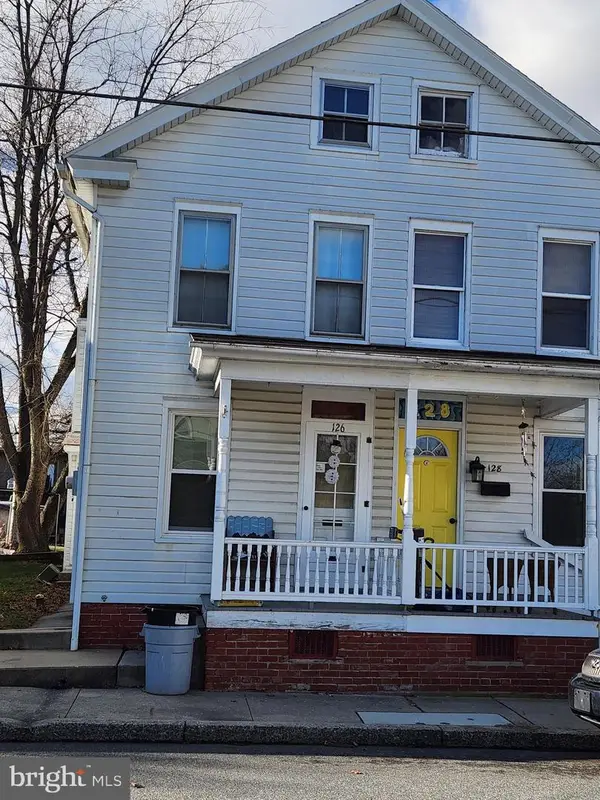 126 N Charlotte St, MANHEIM, PA 17545