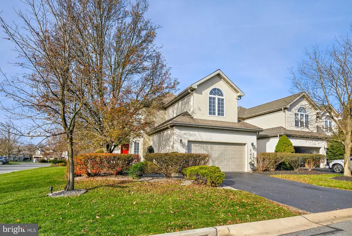 1098 Stillwood Cir, Lititz, PA 17543 - Image #1