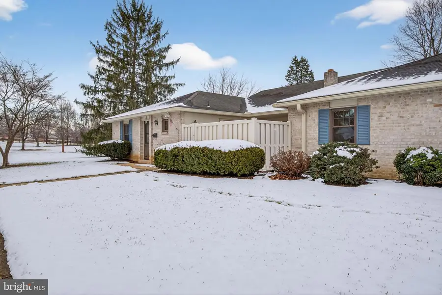 55 Valleybrook Dr, Lancaster, PA 17601 - Image #2