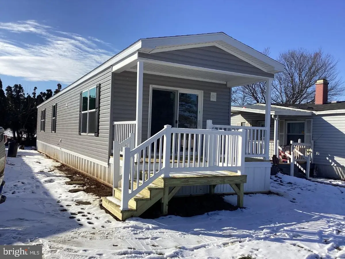 7 Deanne Cir, Ephrata, PA 17522 - Image #1