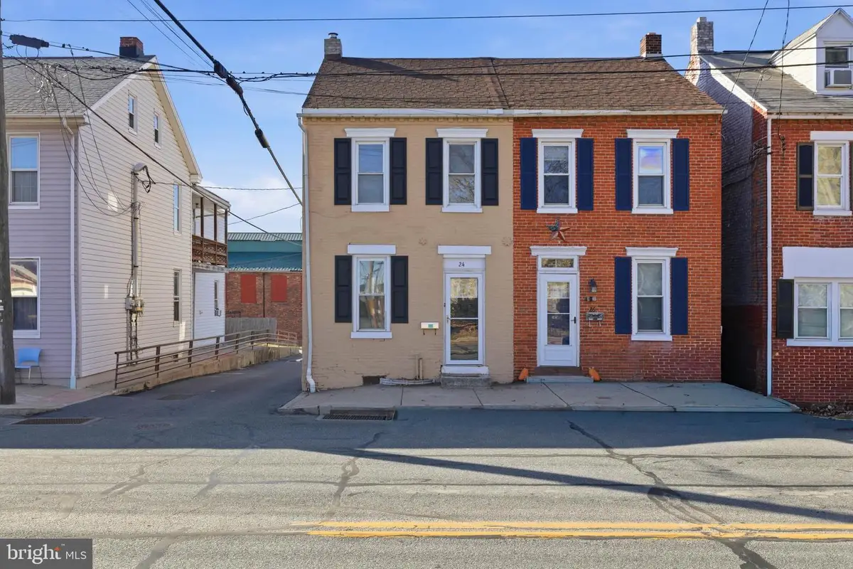 24 N 5th St, Columbia, PA 17512 - Image #1