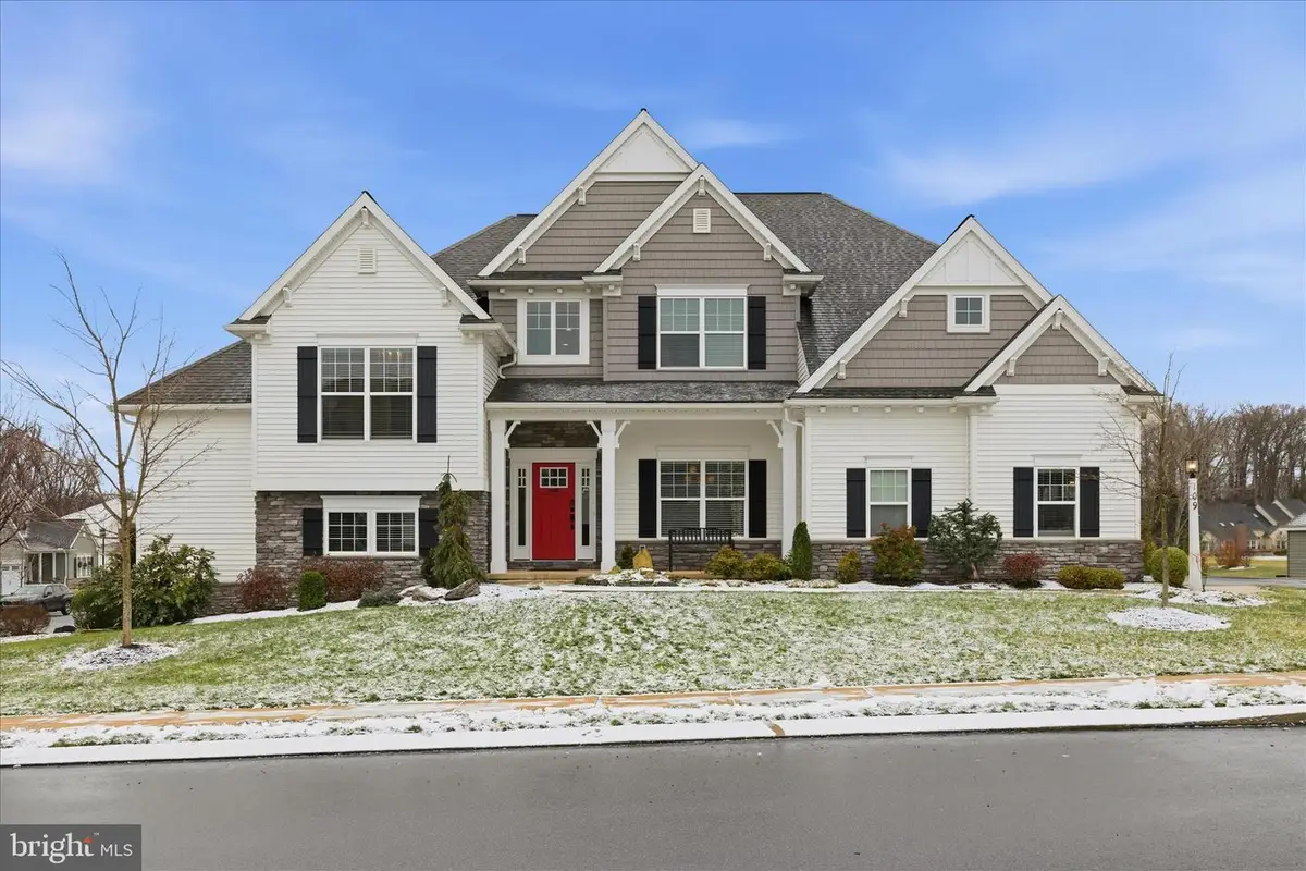 109 E Valley Rd, Denver, PA 17517 - Image #1