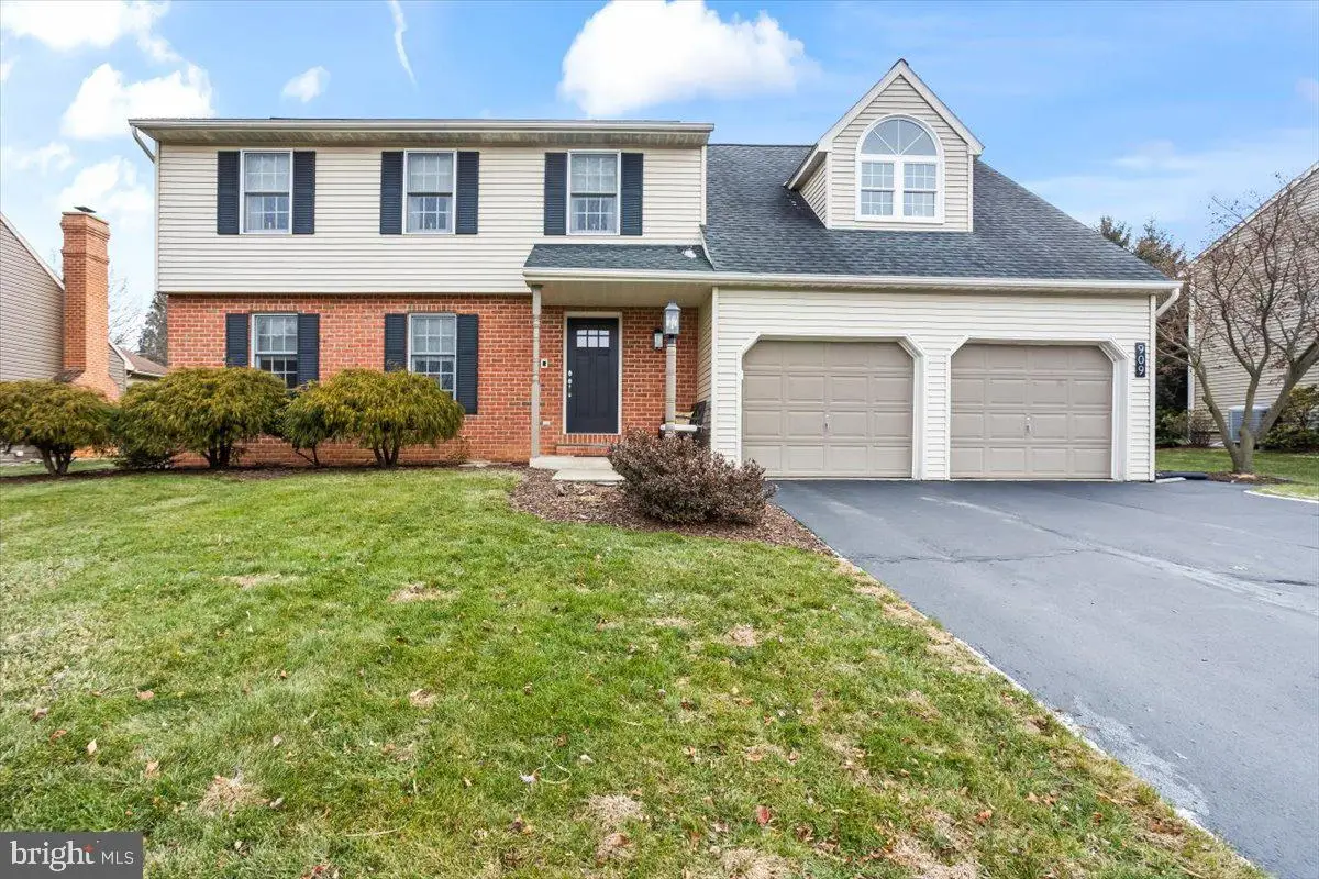 909 Lindsay Ln, Lancaster, PA 17601 - Image #1