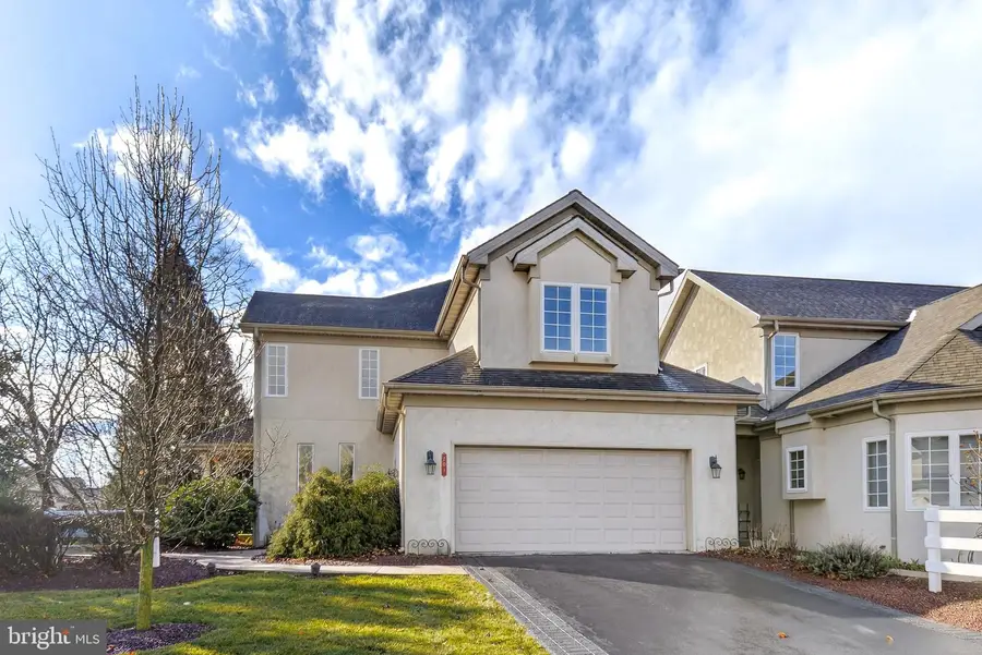 701 Woodfield Dr, Lititz, PA 17543 - Image #2