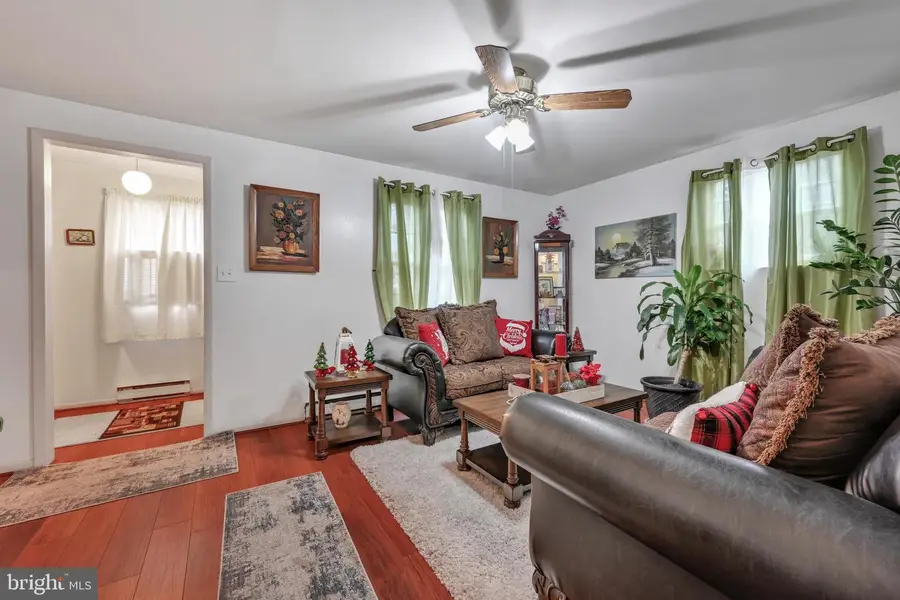 546 Creekside Ln, Mount Joy, PA 17552 - Image #3