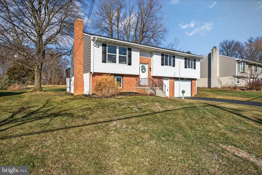 1721 Pioneer Rd, Lancaster, PA 17602 - Image #2