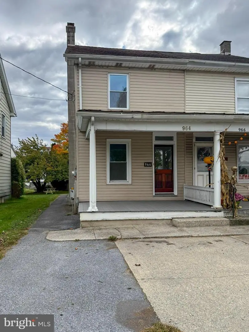 964 W Main St, New Holland, PA 17557 - Image #2