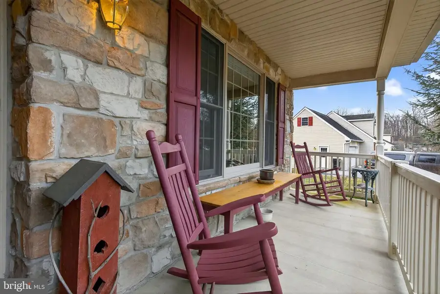 817 Aarons Ln, Manheim, PA 17545 - Image #2