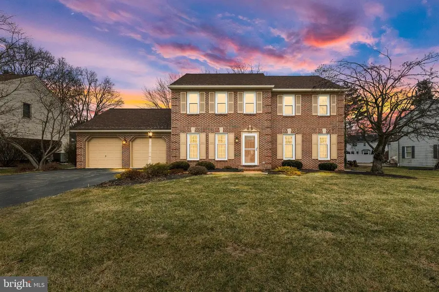 308 N Homestead Dr, Landisville, PA 17538 - Image #2