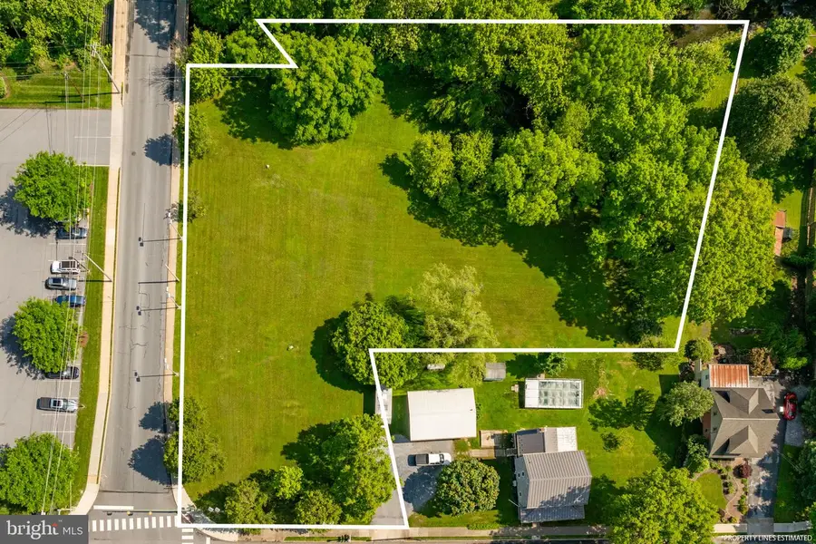 601 E Main St, Lititz, PA 17543 - Image #2