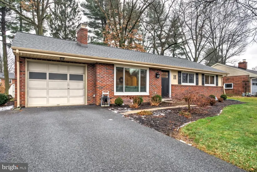 1562 Vista Rd, Lancaster, PA 17601 - Image #3