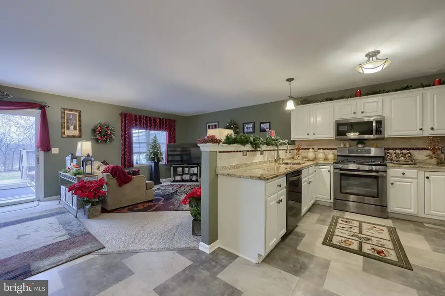 4036 Green Park Dr, Mount Joy, PA 17552 - Image #3