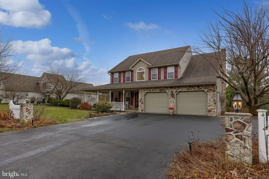 22 Royal Dr, Lititz, PA 17543 - Image #2