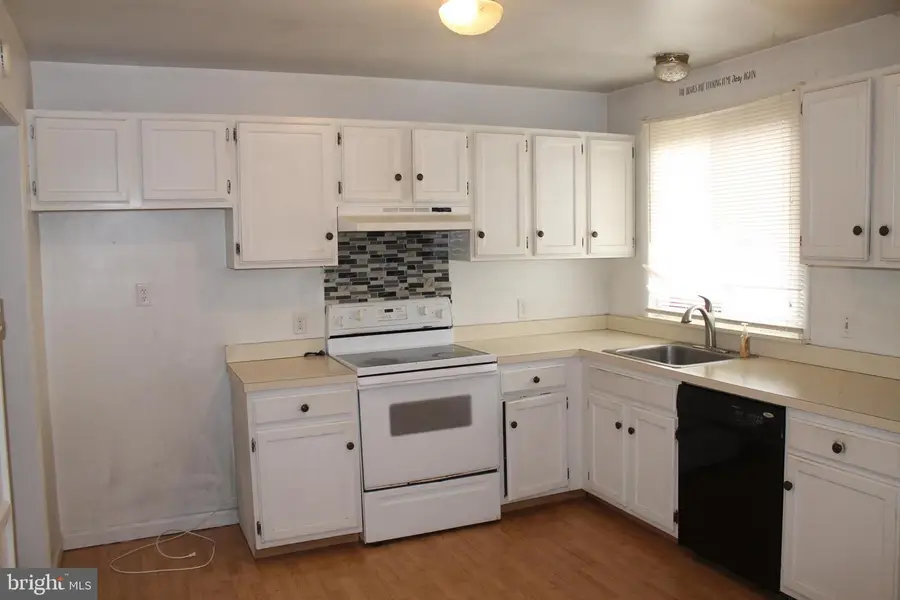 182 Warren Way, Lancaster, PA 17601 - Image #2