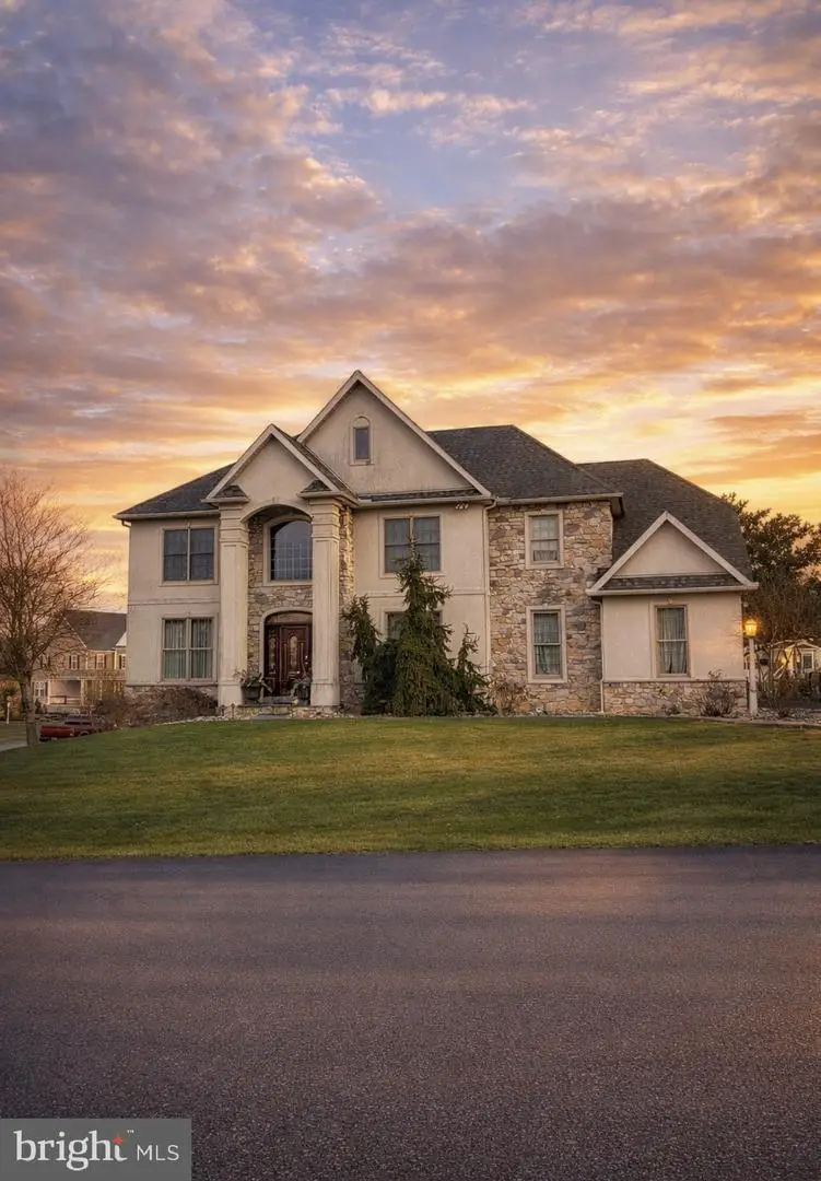 54 Ridgefield Dr, Lancaster, PA 17602 - Image #1