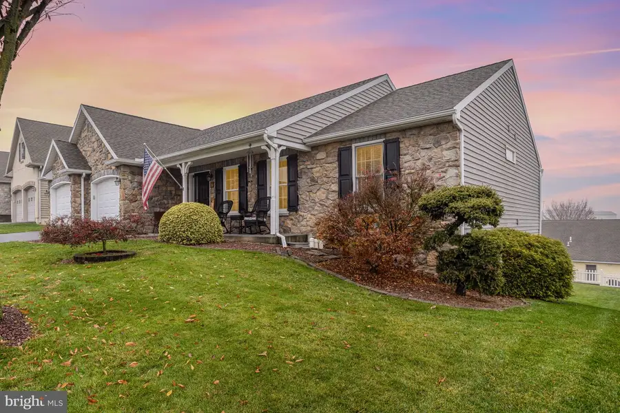 714 Heather Rdg, Manheim, PA 17545 - Image #2