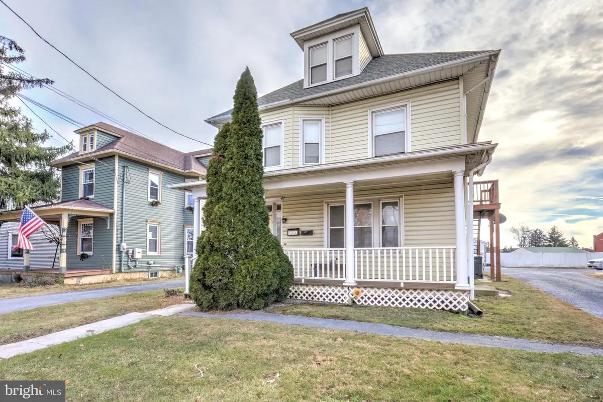 354 E Main St, New Holland, PA 17557 - Image #1