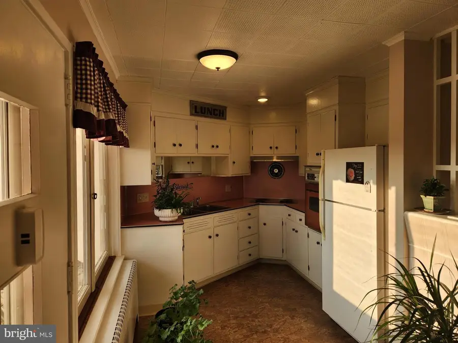 2361 Leabrook Rd, Lancaster, PA 17601 - Image #2