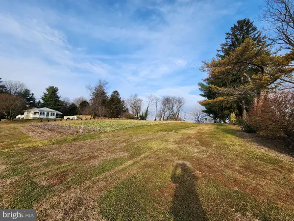 2361 Leabrook Rd, LANCASTER, PA 17601