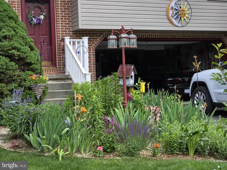 400 S Plum St, Mount Joy, PA 17552 - Image #3