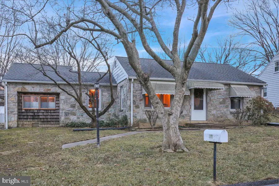 329 Dahlia Rd, Lancaster, PA 17602 - Image #2