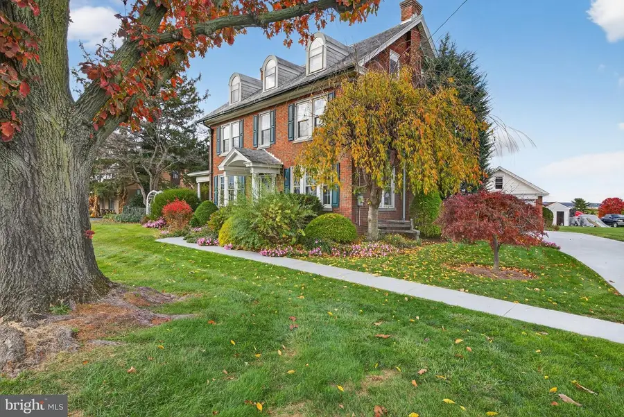 379 E Main St, Leola, PA 17540 - Image #3