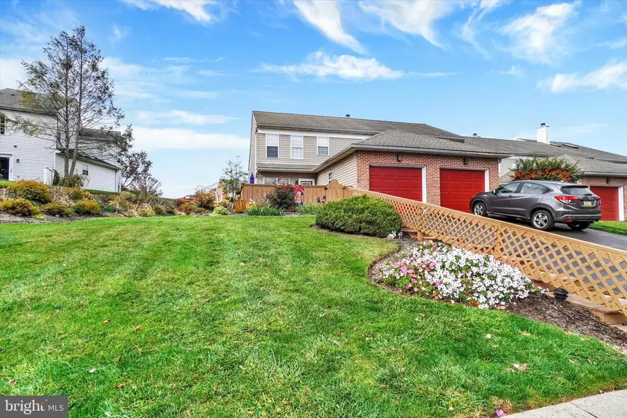 208 Winding Hill Dr, Lancaster, PA 17601 - Image #3