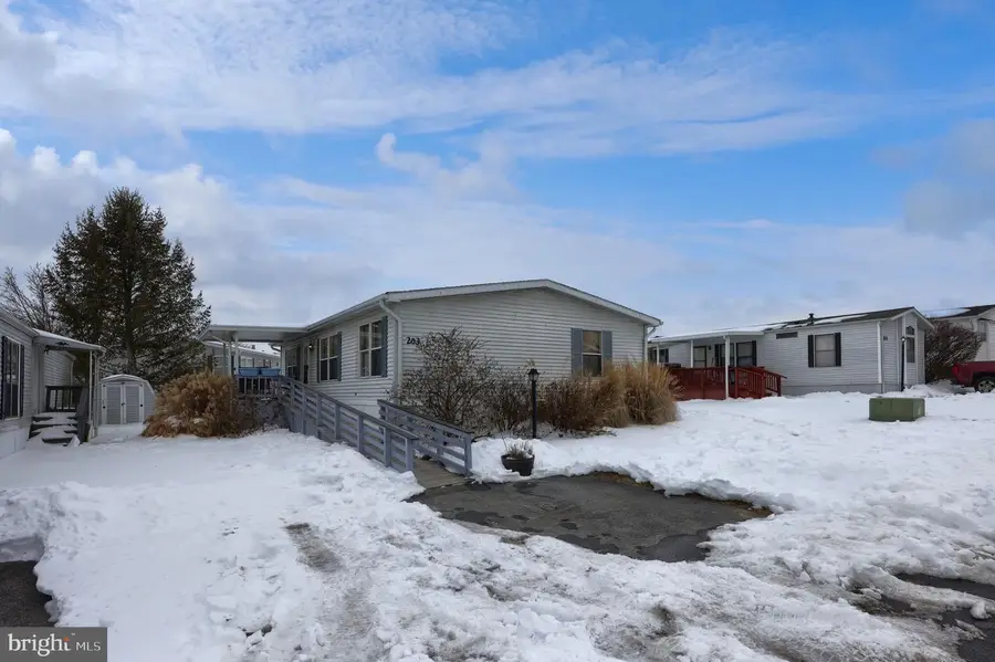 203 Thrush Ct N, Lancaster, PA 17603 - Image #2