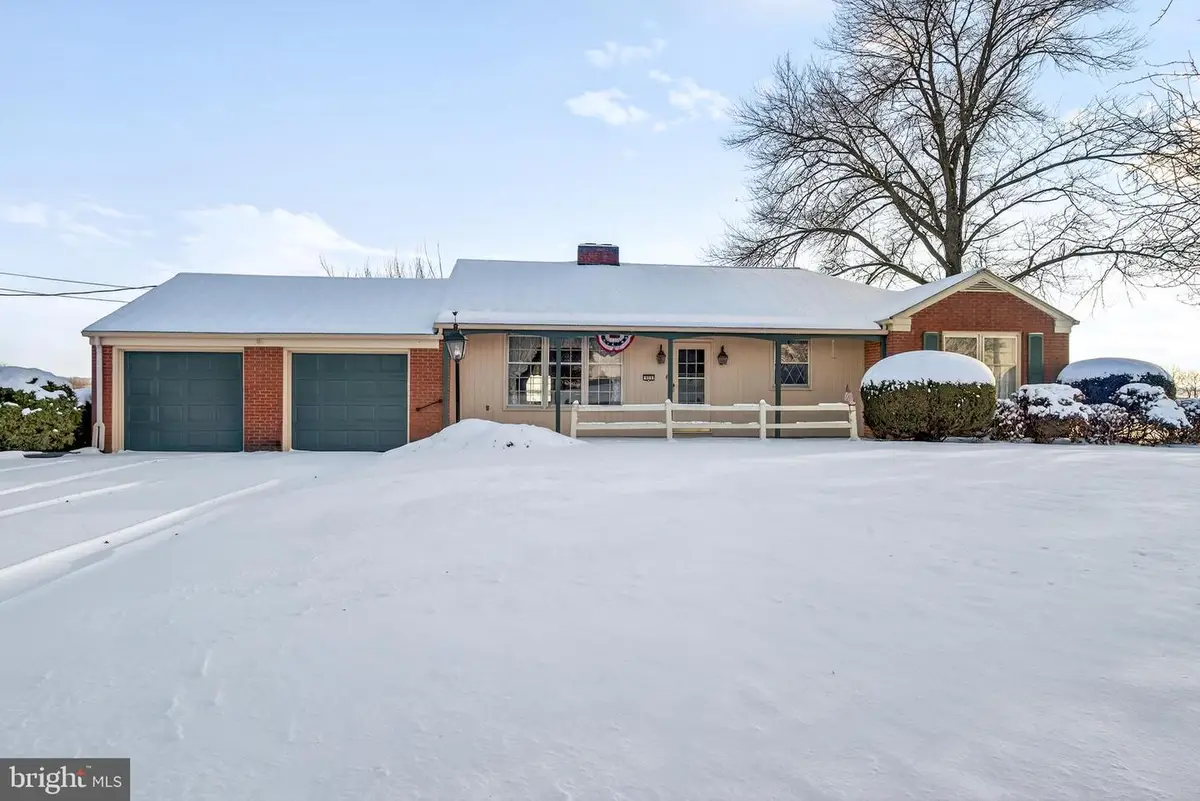 922 Penn Grant Rd, Lancaster, PA 17602 - Image #1