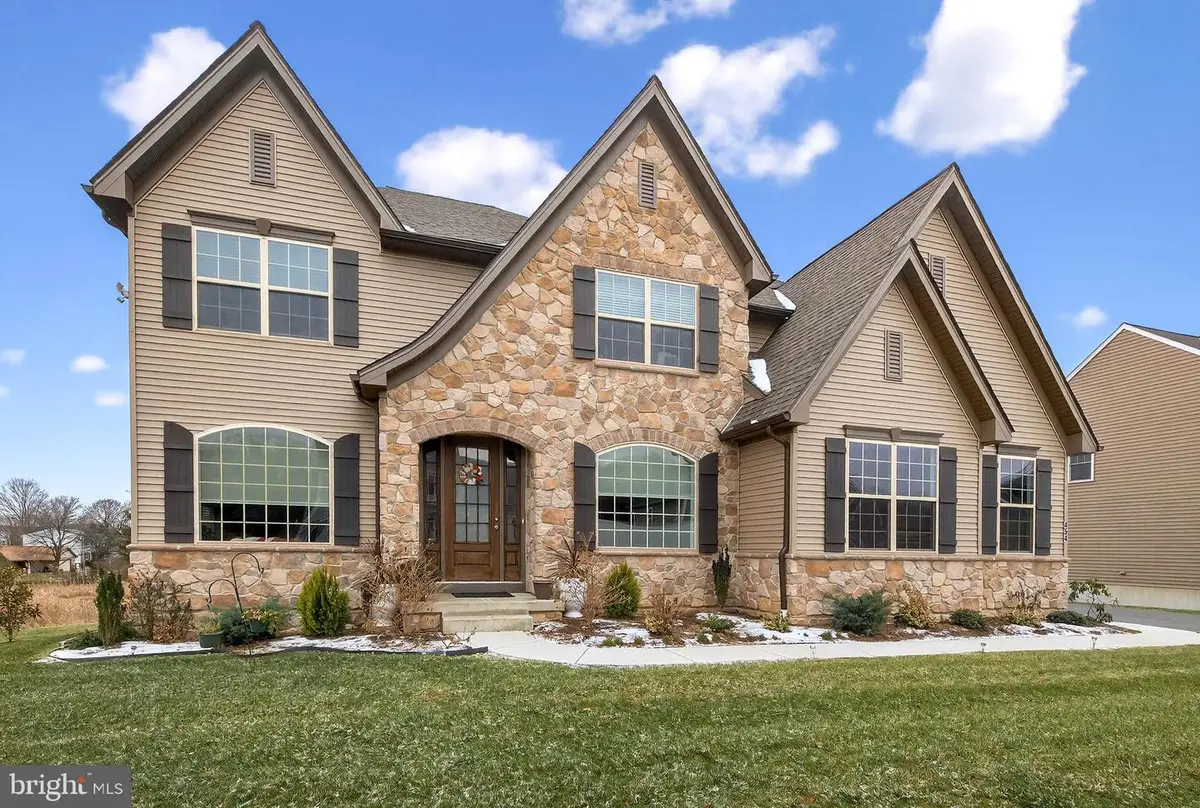 454 E Delp Rd, Lancaster, PA 17601 - Image #1